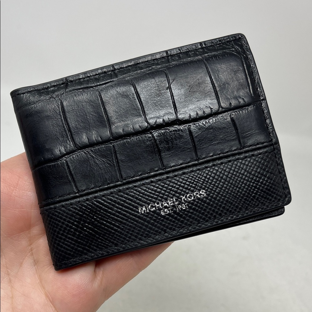 MICHAEL KORS CROC EMBOSSED BLACK LEATHER BI FOLD MENS SLIM WALLET